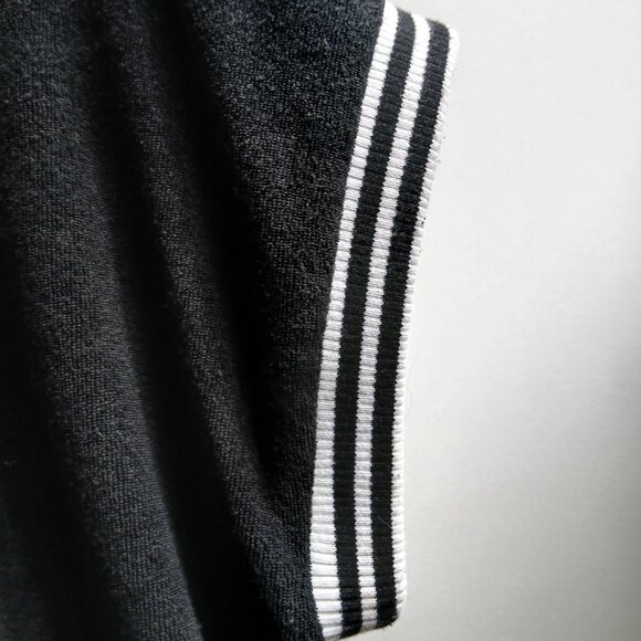 Y2K Vintage Juicy Couture Black & White Cap Sleeves Terry Cloth Tee - Picture 6 of 11